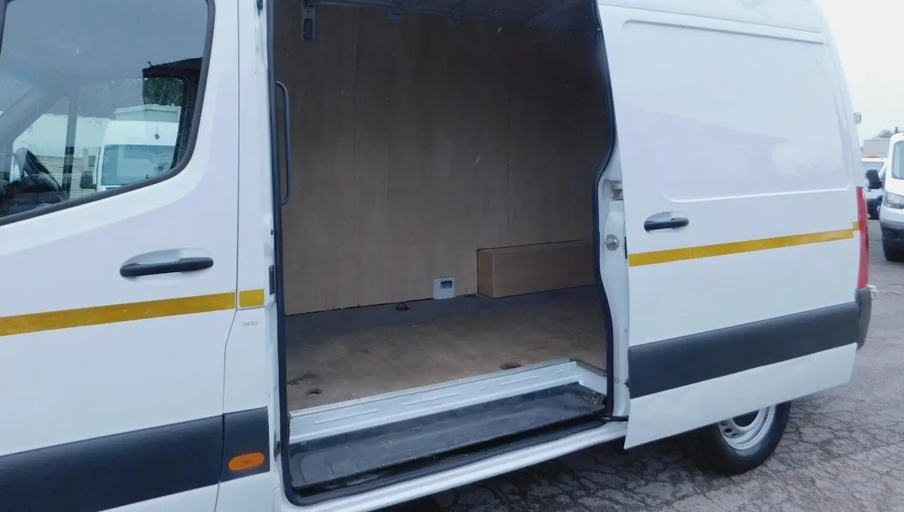 2020 Mercedes-Benz Sprinter, photo 2