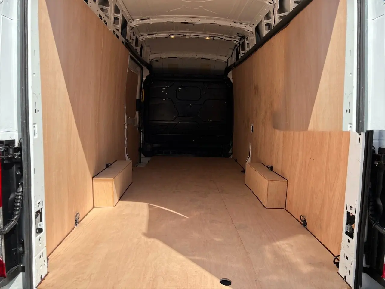 2025 Ford Transit, photo 2
