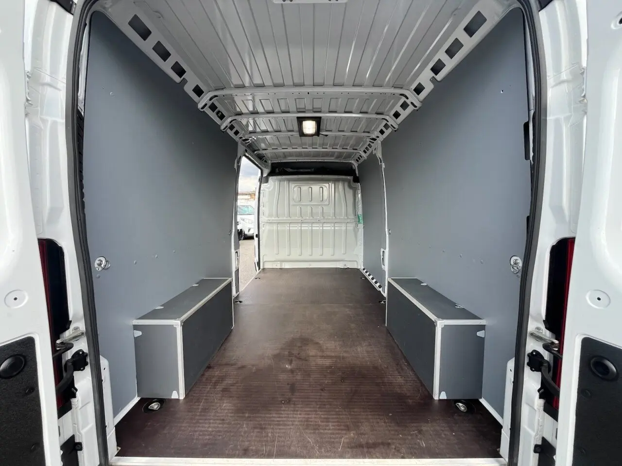 2025 Toyota Proace Max, photo 2