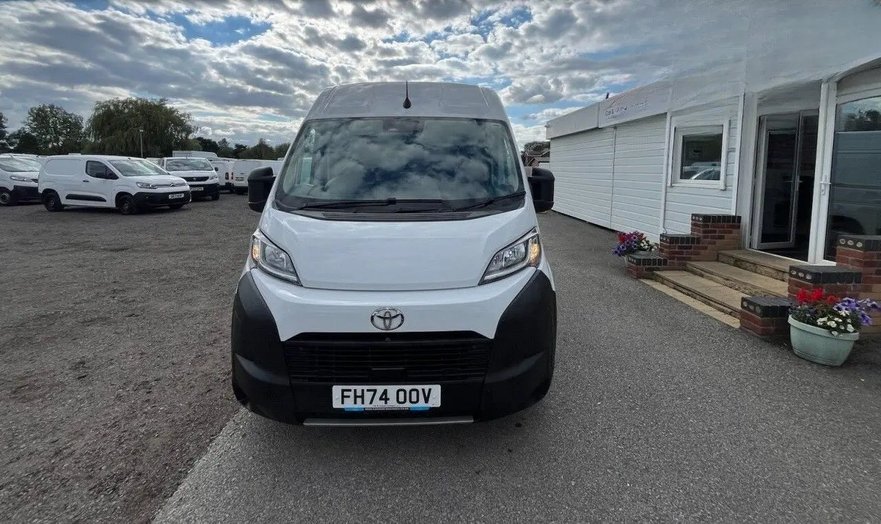 2025 Toyota Proace Max, photo 7