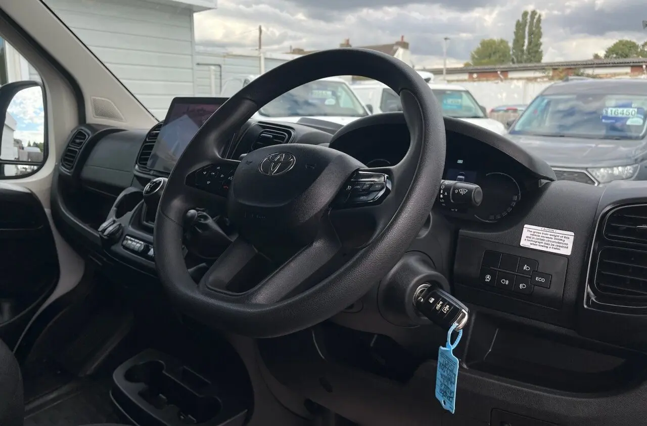 2025 Toyota Proace Max, photo 5
