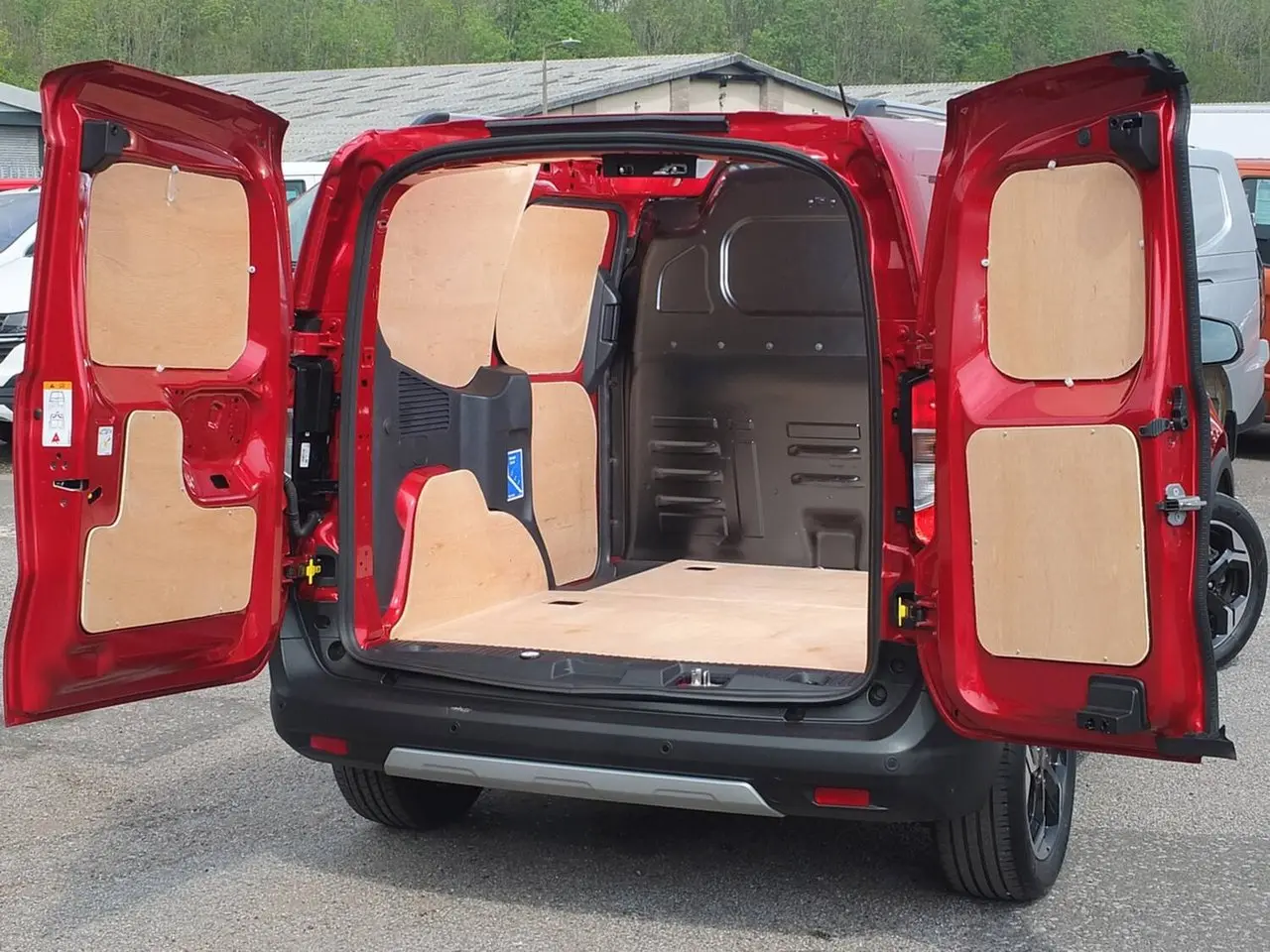 2025 Ford Transit Courier, photo 3