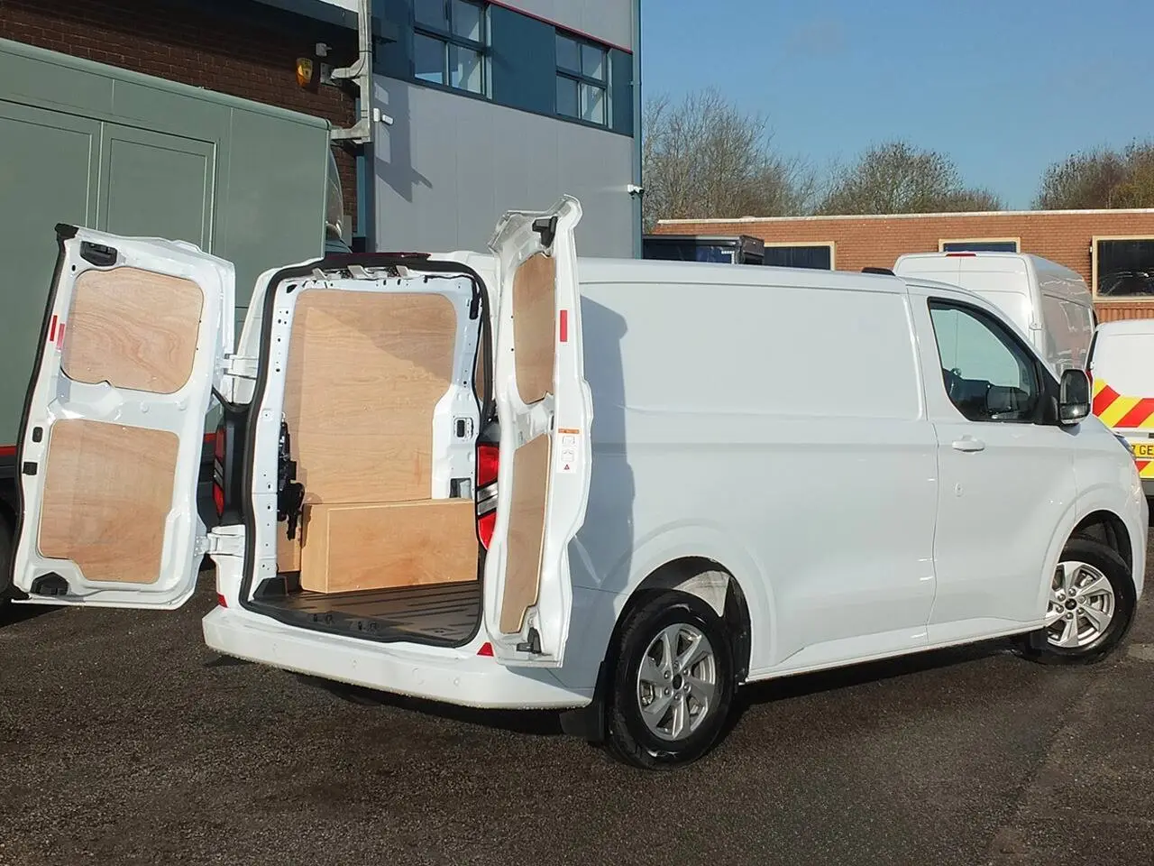 2023 Ford Transit Custom, photo 2