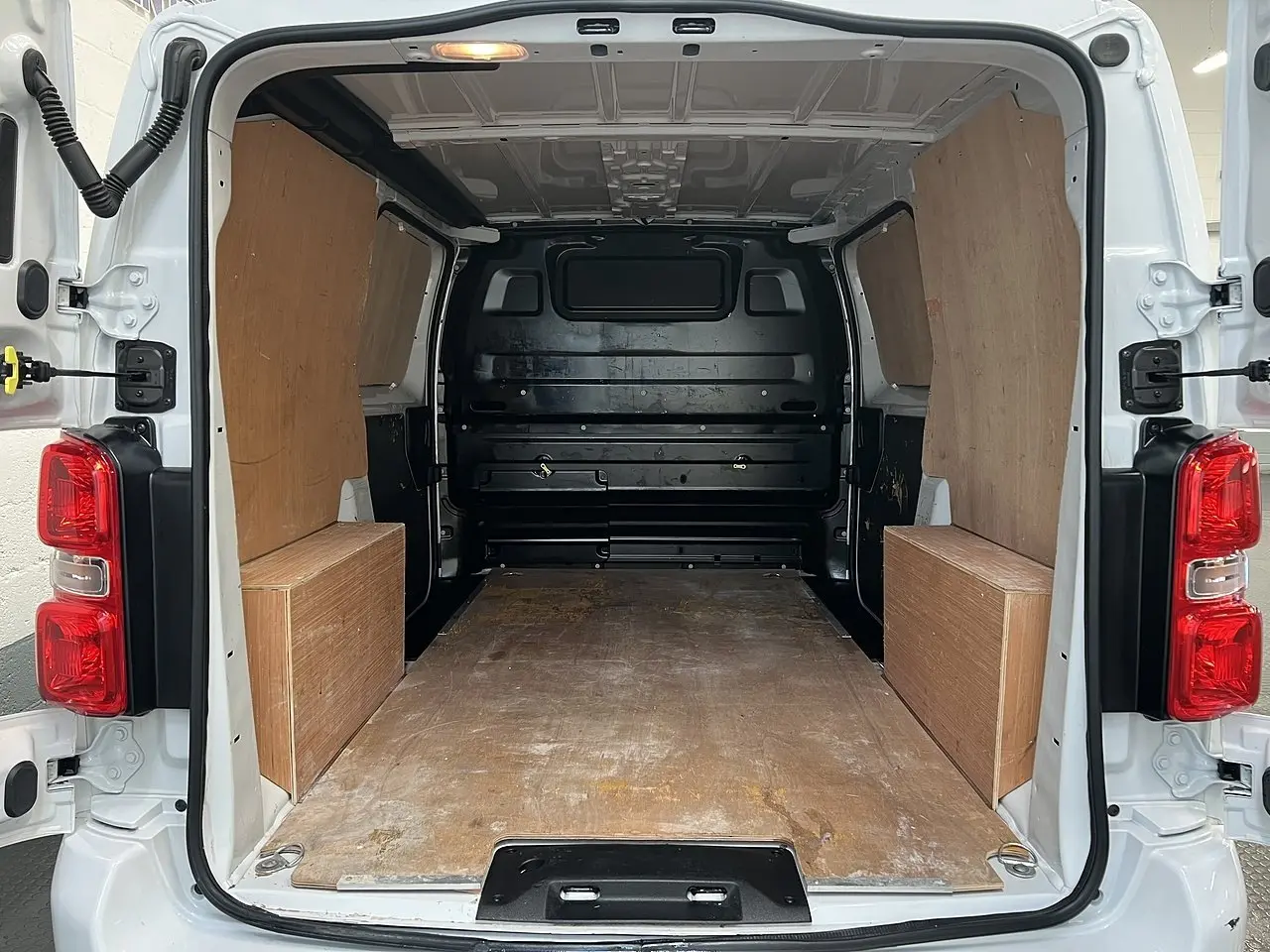 2023 Vauxhall Vivaro, photo 2