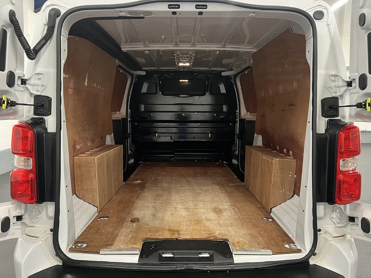 2023 Vauxhall Vivaro, photo 2
