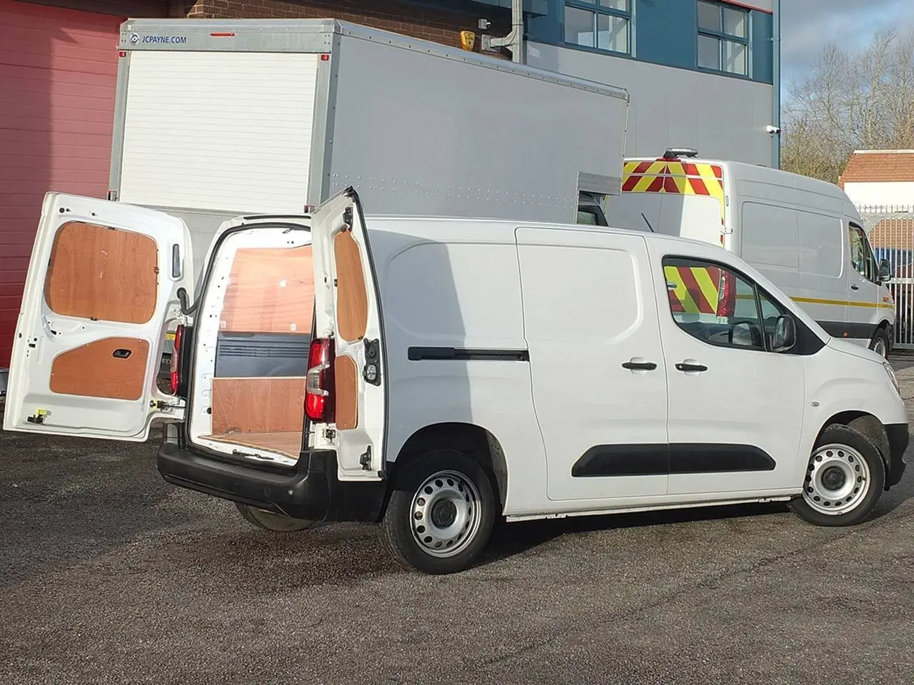 2021 Vauxhall Combo, photo 2
