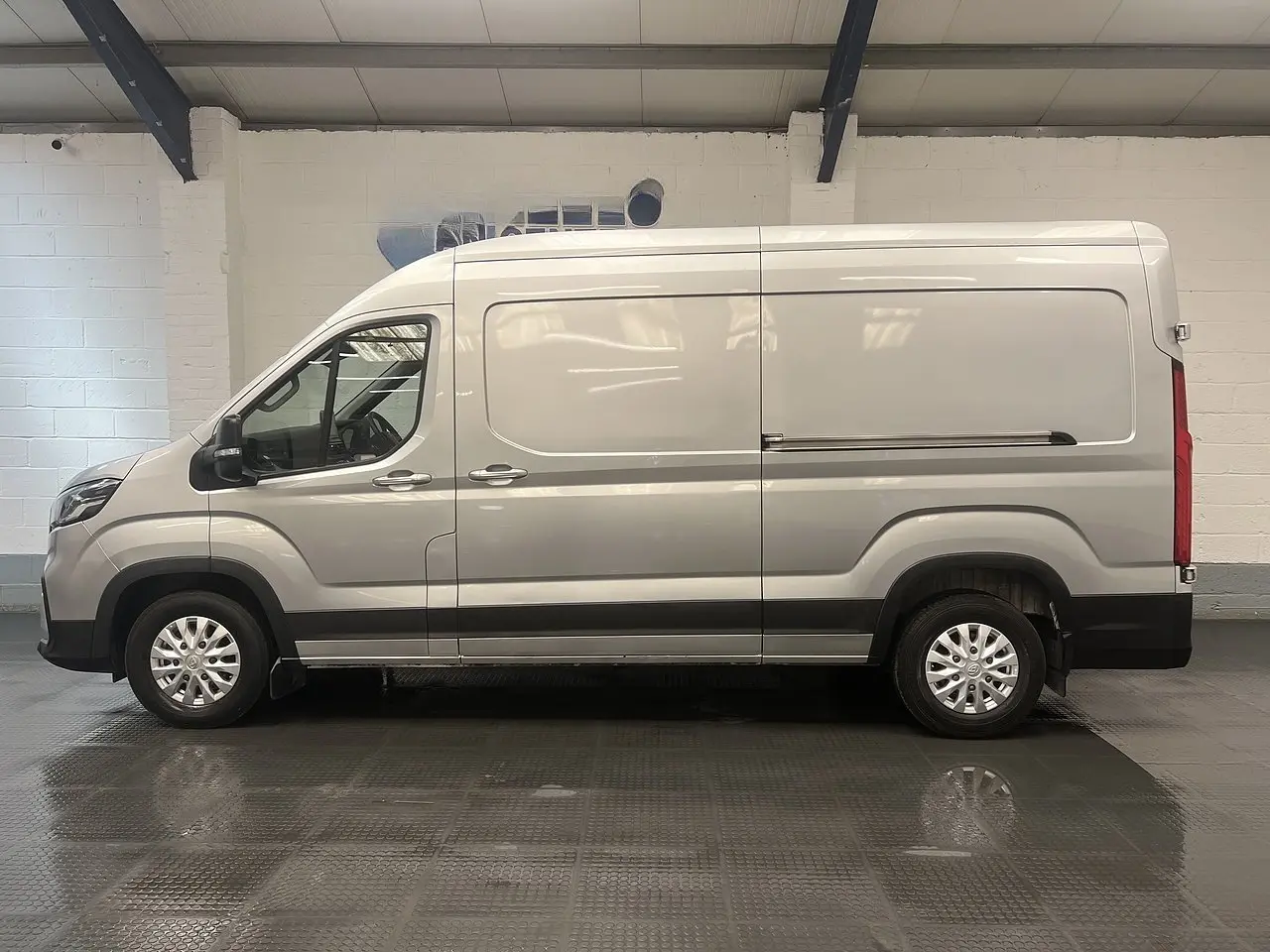 2024 Maxus Deliver 9