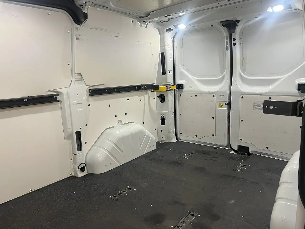 2021 Ford Transit Custom, photo 2