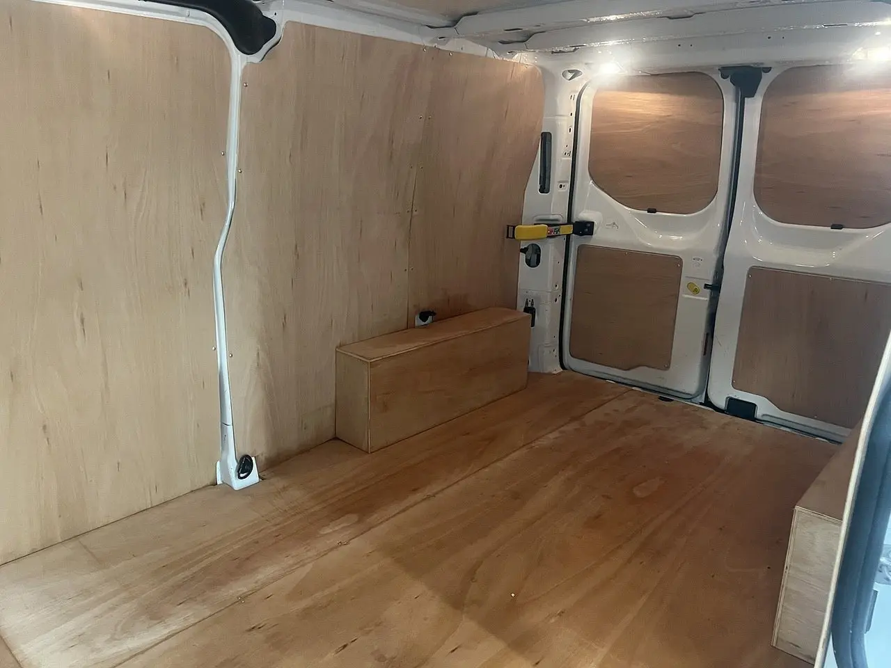 2023 Ford Transit Custom, photo 2