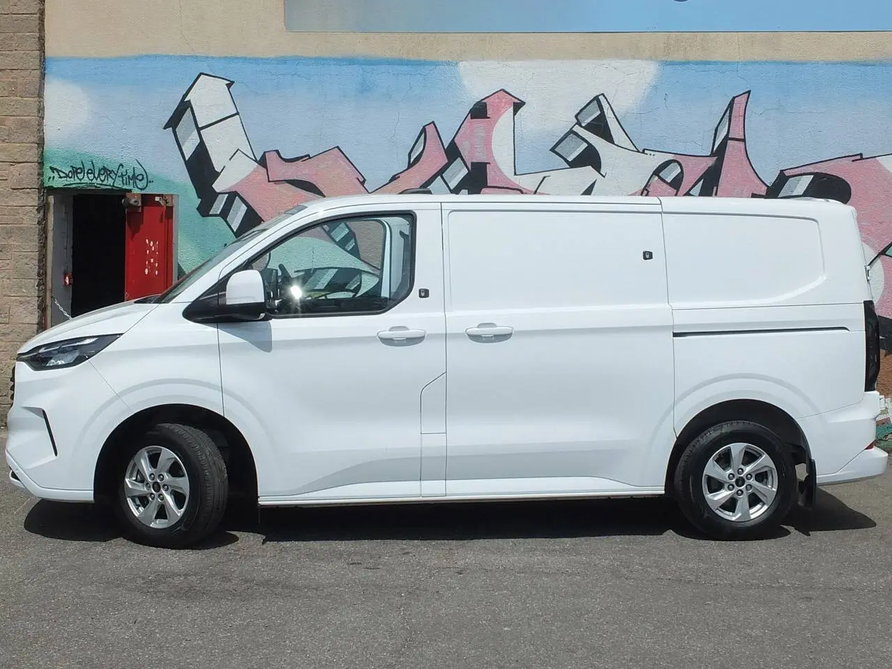 2024 Ford Transit Custom