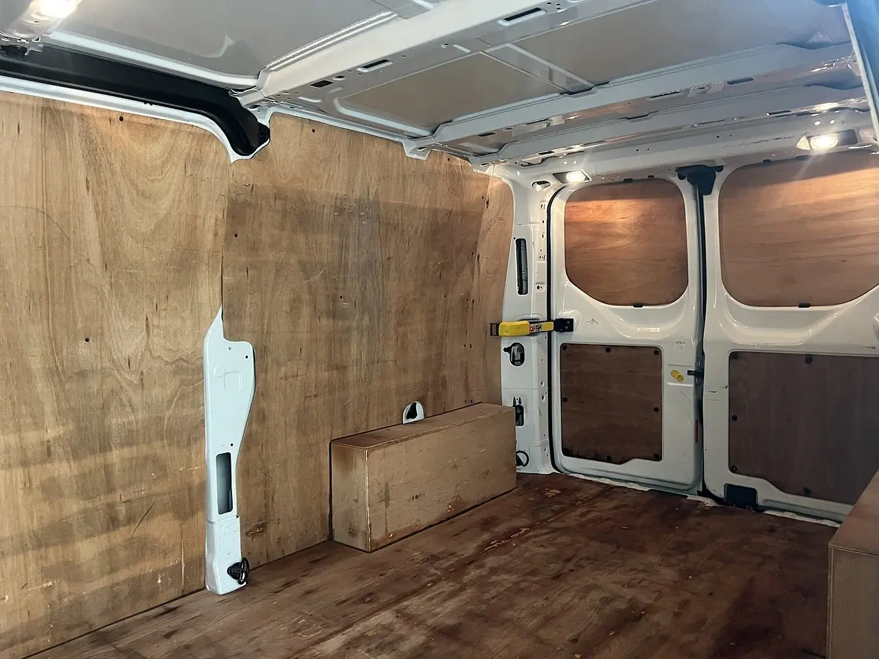 2023 Ford Transit Custom, photo 2