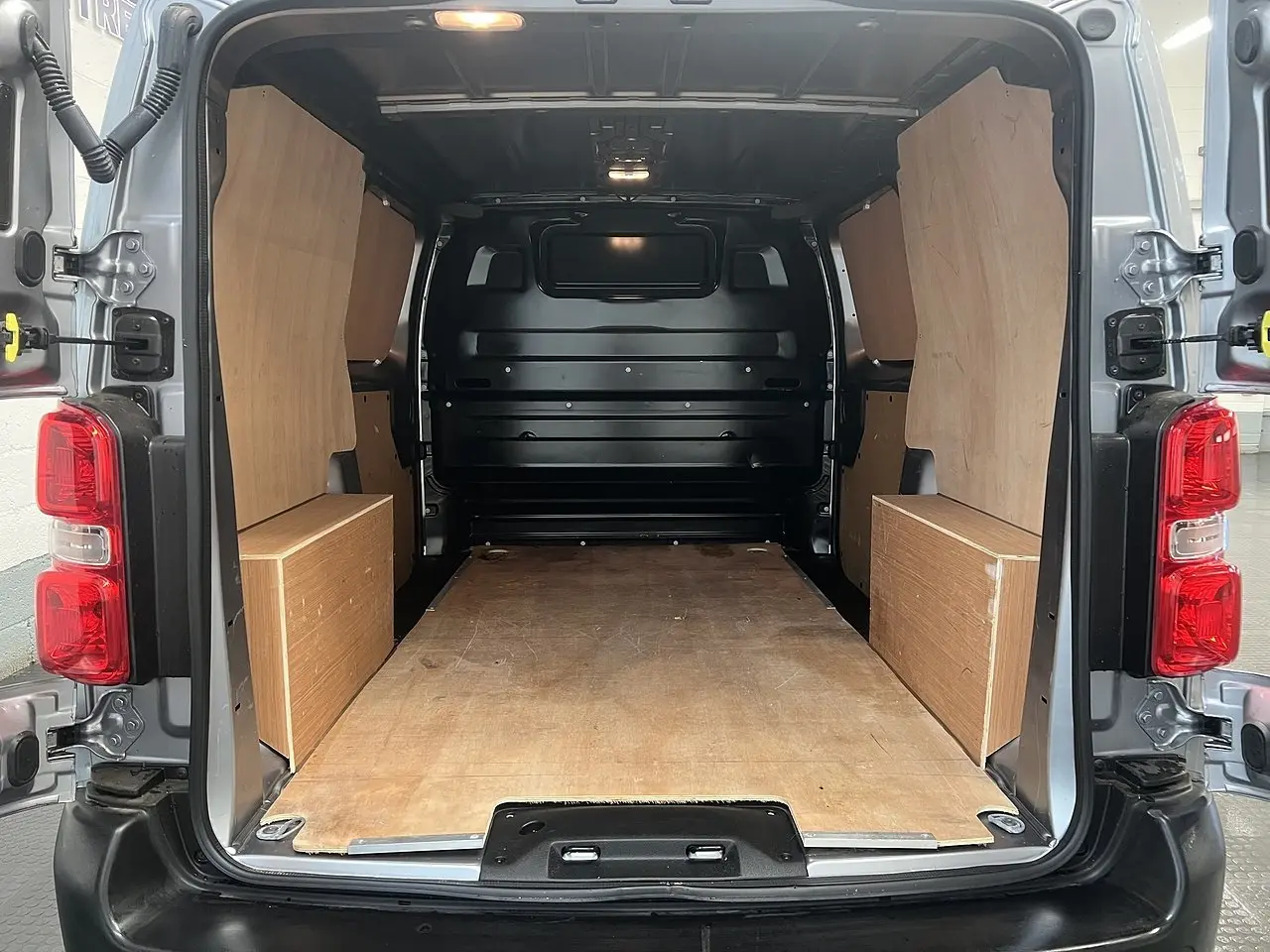 2023 Vauxhall Vivaro, photo 2