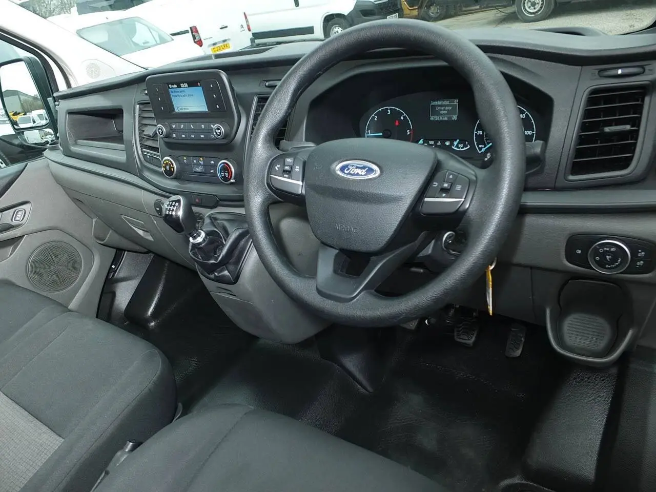 2023 Ford Transit Custom, photo 2