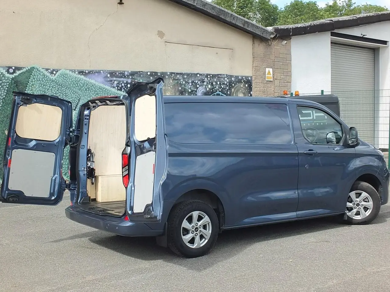 2024 Ford Transit Custom, photo 2