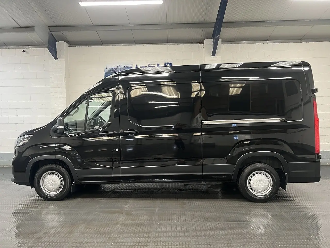 2023 Maxus Deliver 9
