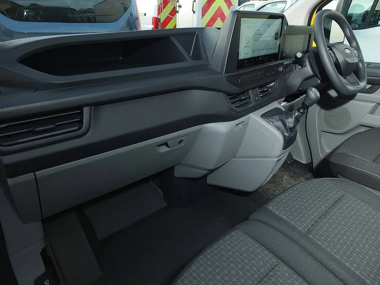 2025 Ford Transit Custom, photo 6
