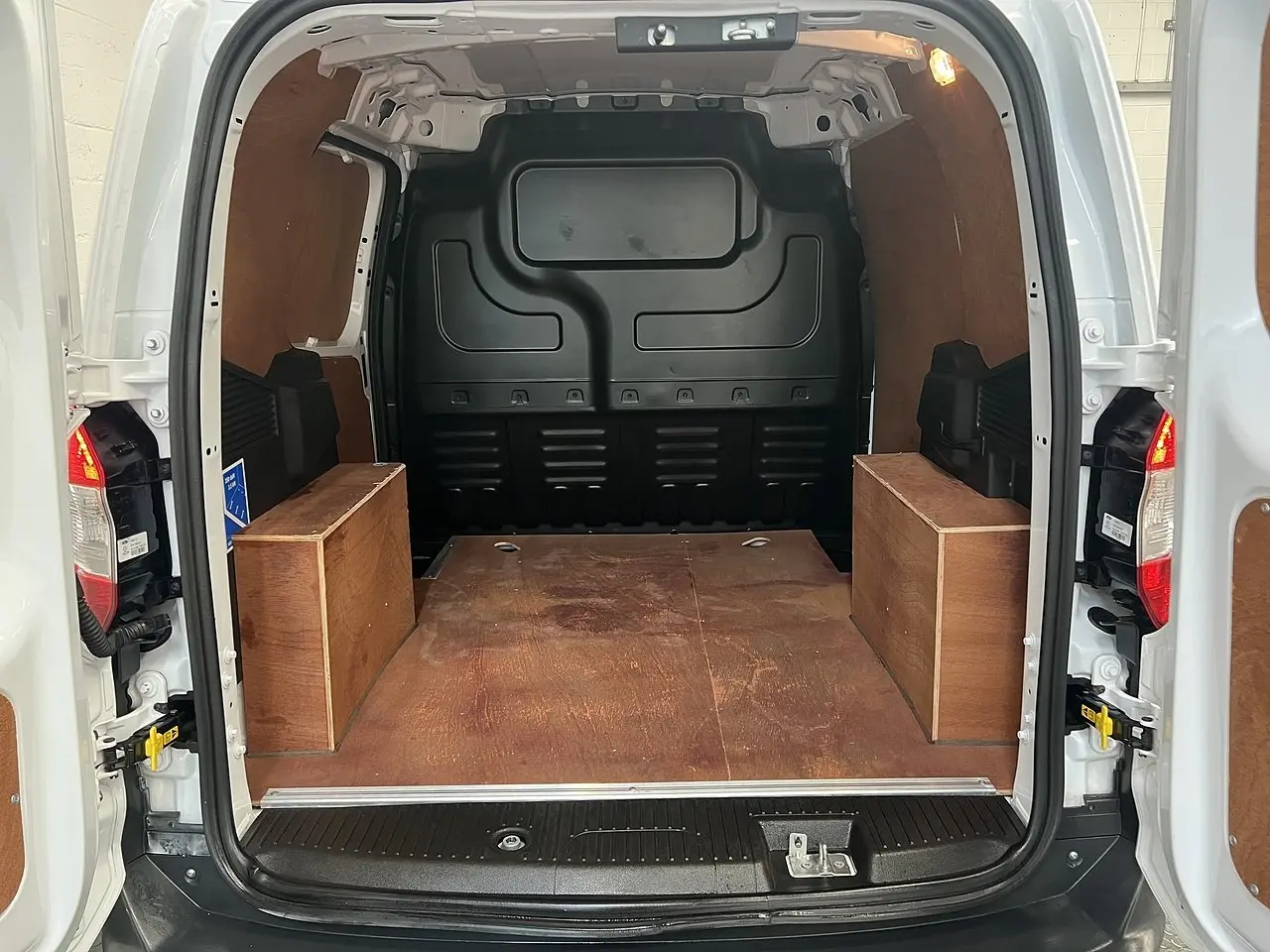 2022 Ford Transit Courier, photo 3