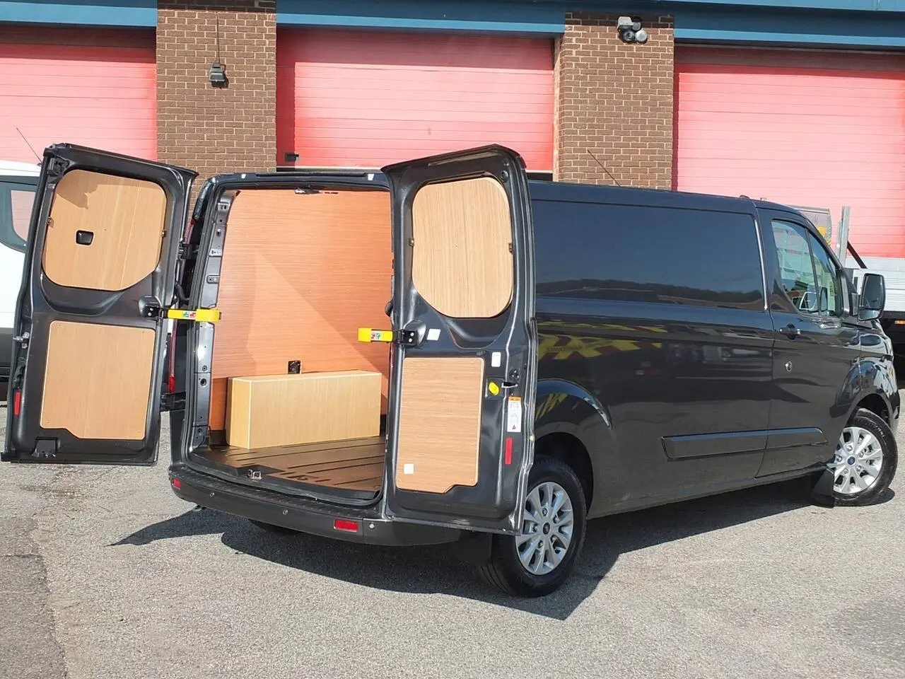 2023 Ford Transit Custom, photo 2