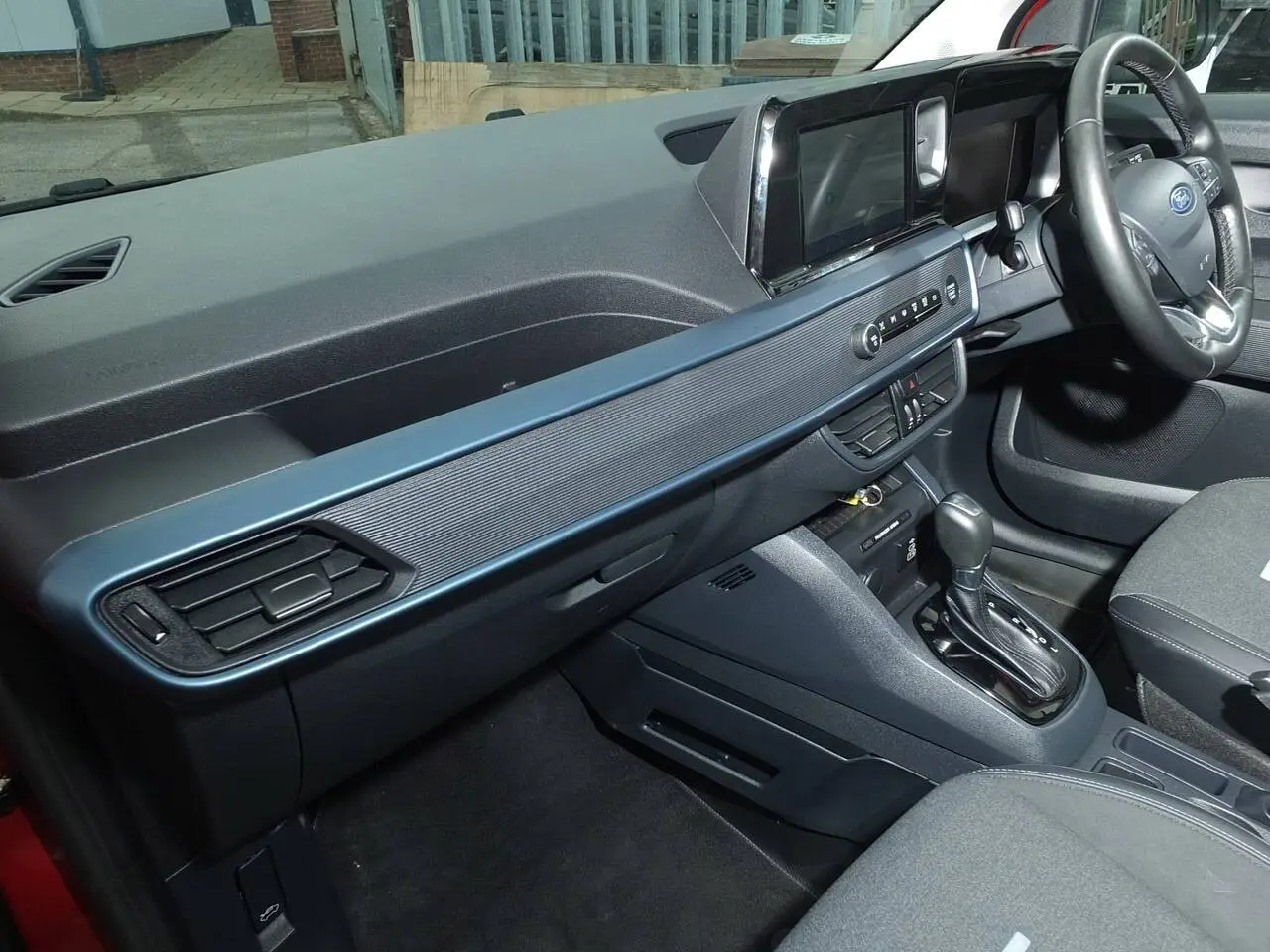 2025 Ford Transit Courier, photo 6