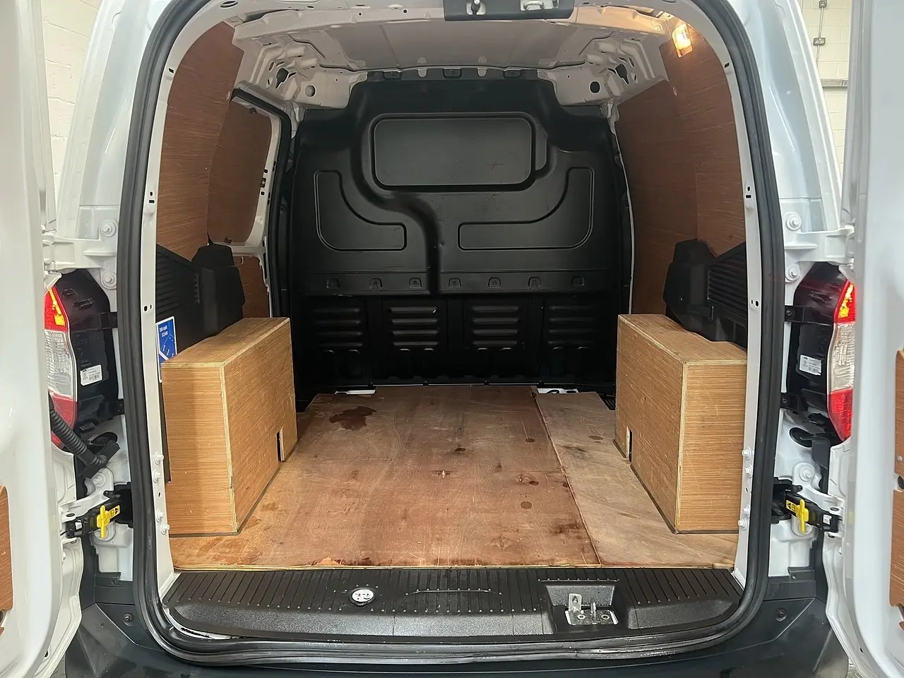 2022 Ford Transit Courier, photo 3