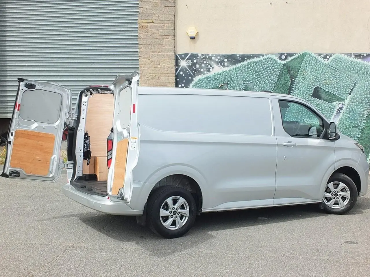 2024 Ford Transit Custom, photo 2