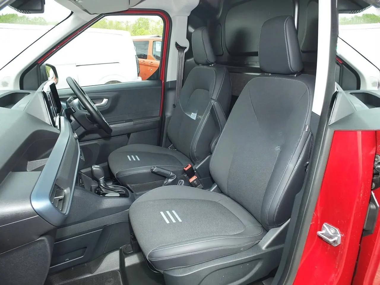 2025 Ford Transit Courier, photo 7