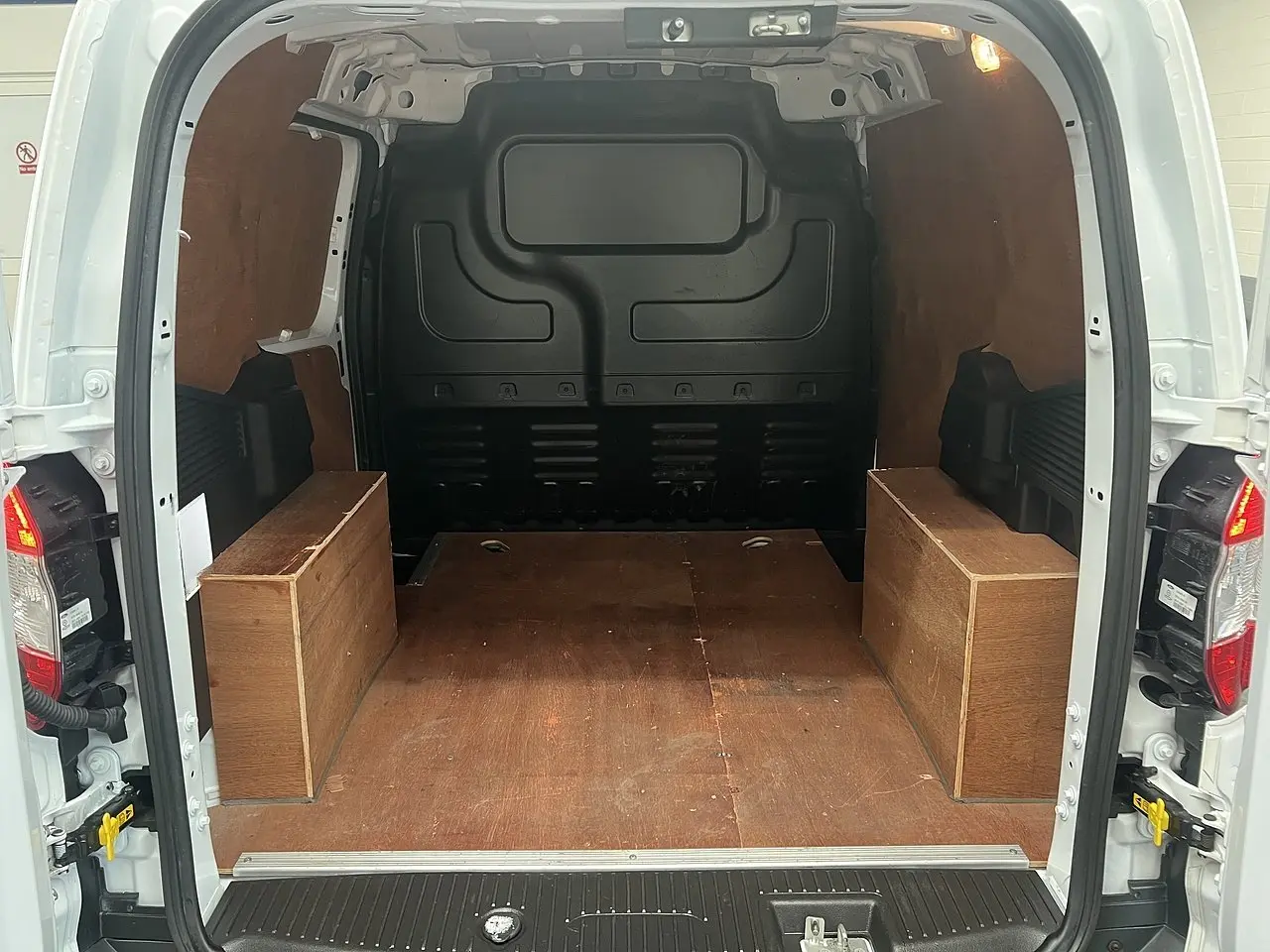 2022 Ford Transit Courier, photo 2