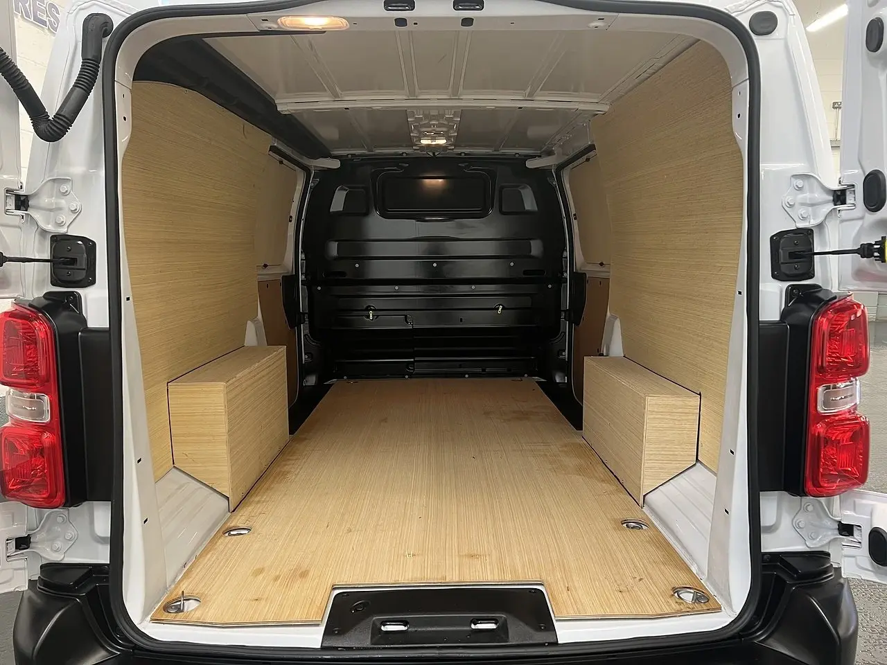 2024 Toyota Proace, photo 2