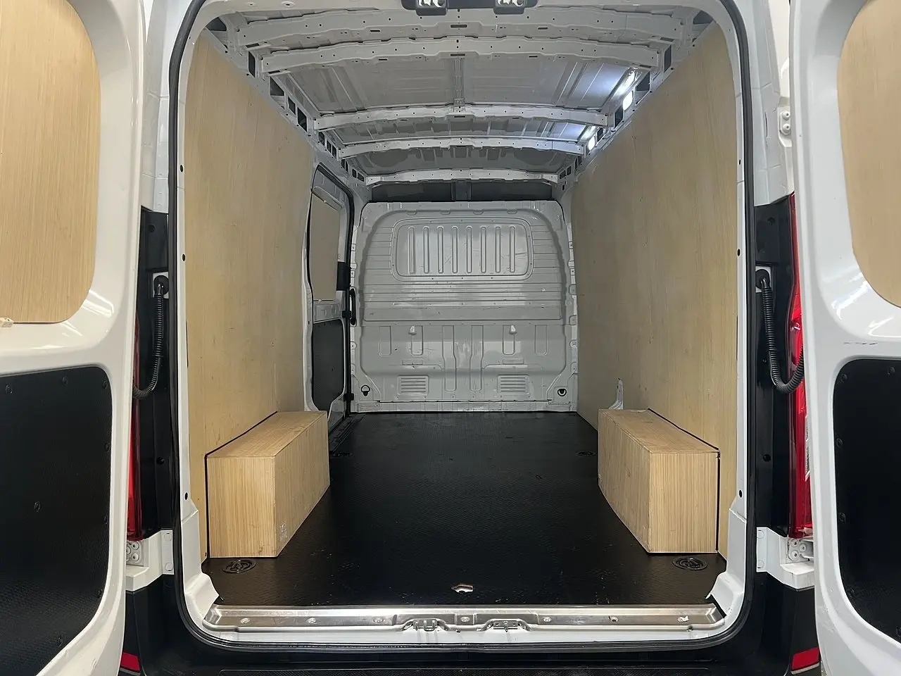 2023 Maxus Deliver 9, photo 3