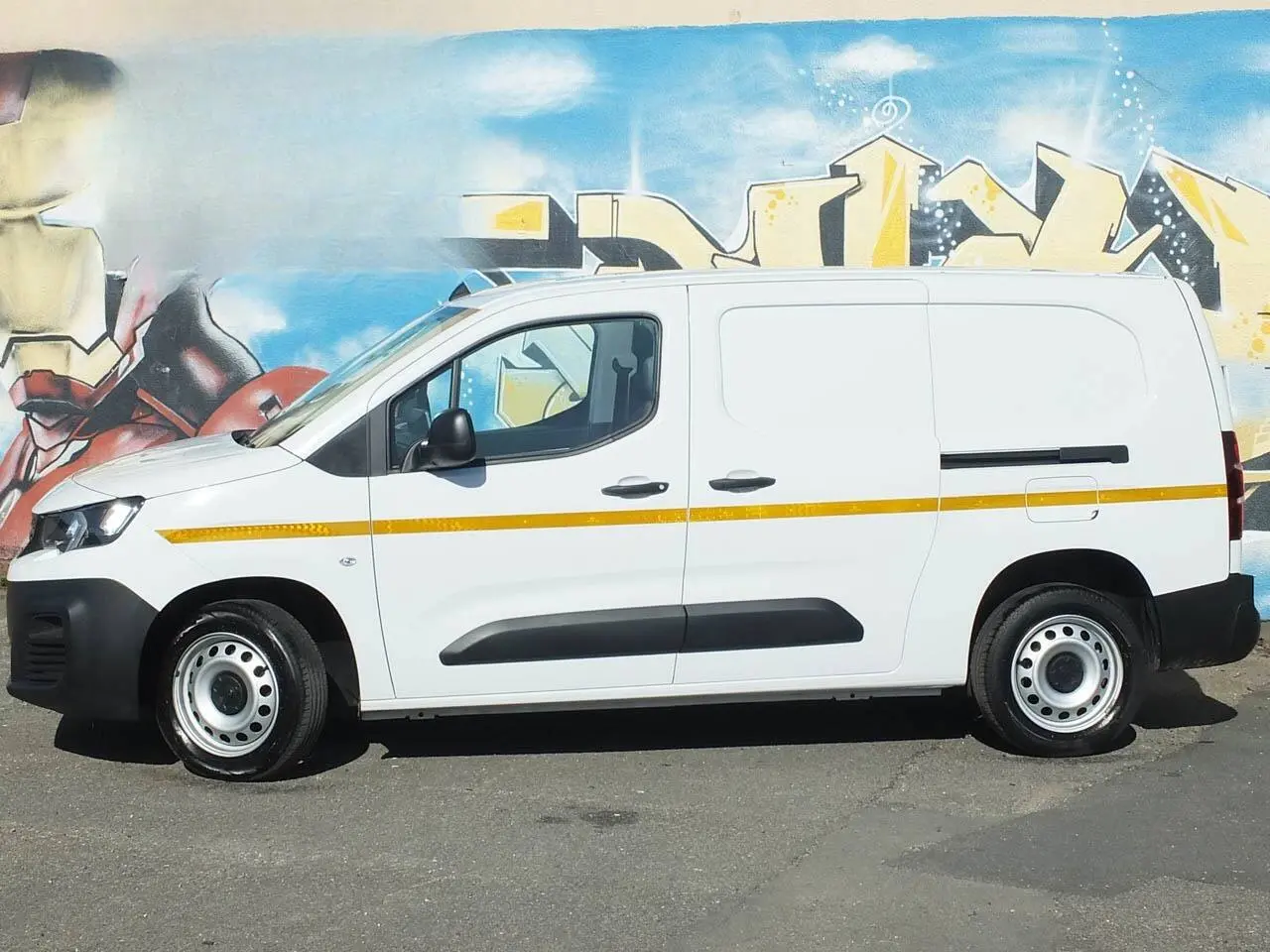 2023 Peugeot Partner
