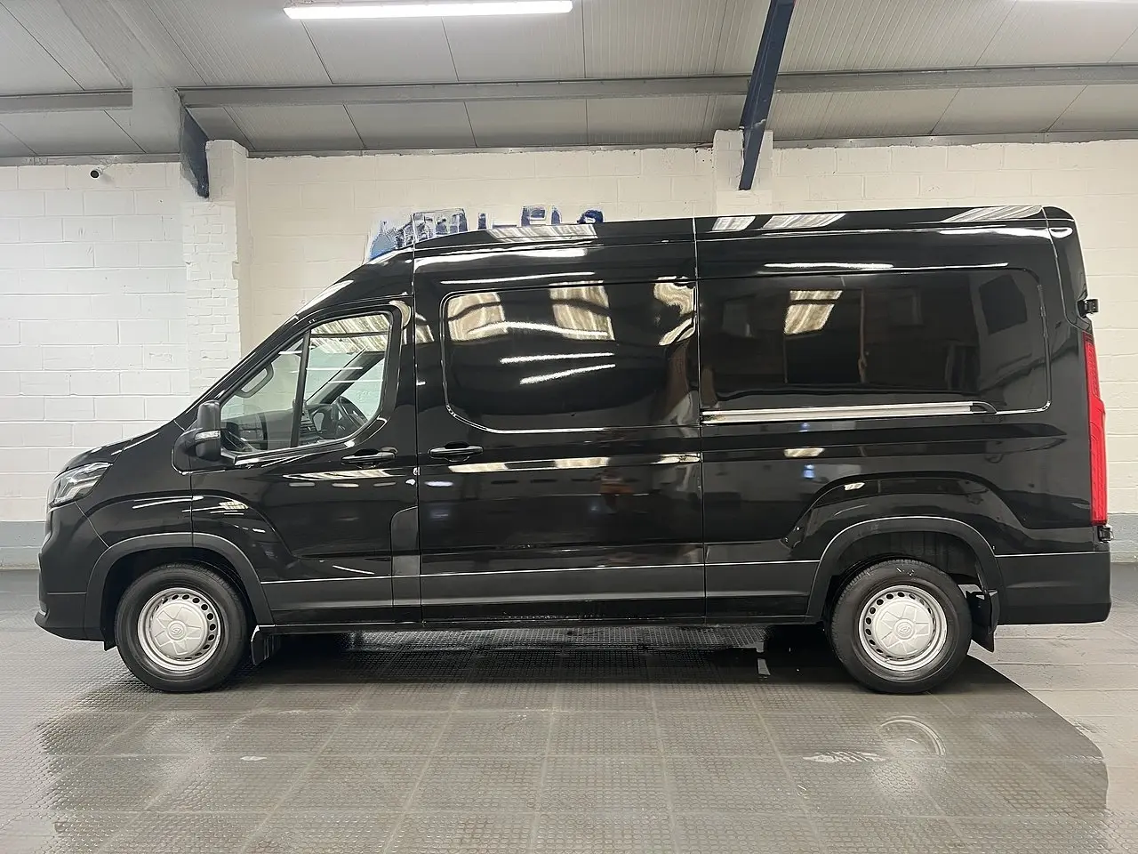 2023 Maxus Deliver 9