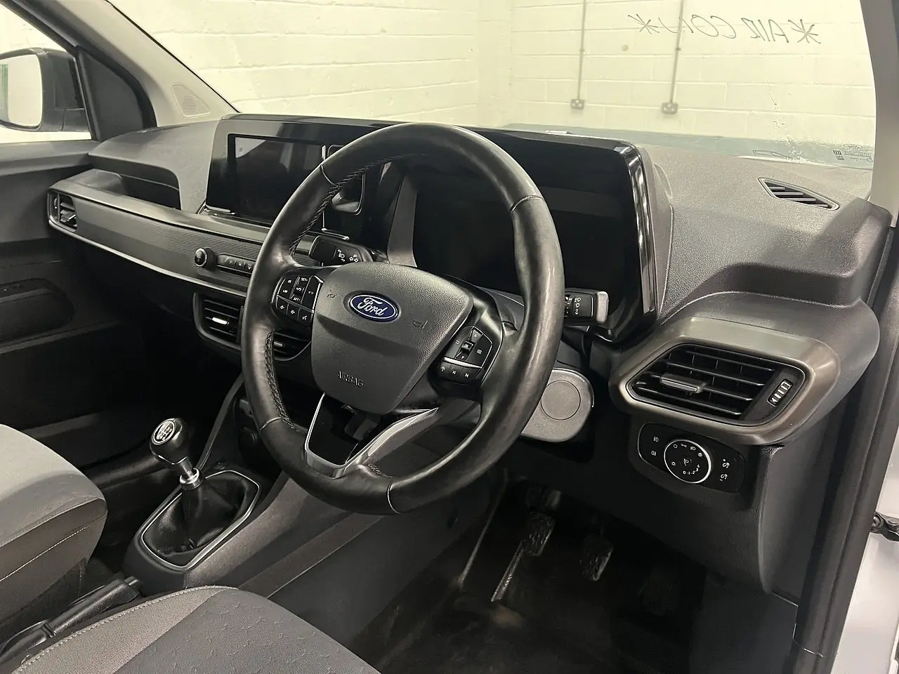 2025 Ford Transit Courier, photo 5