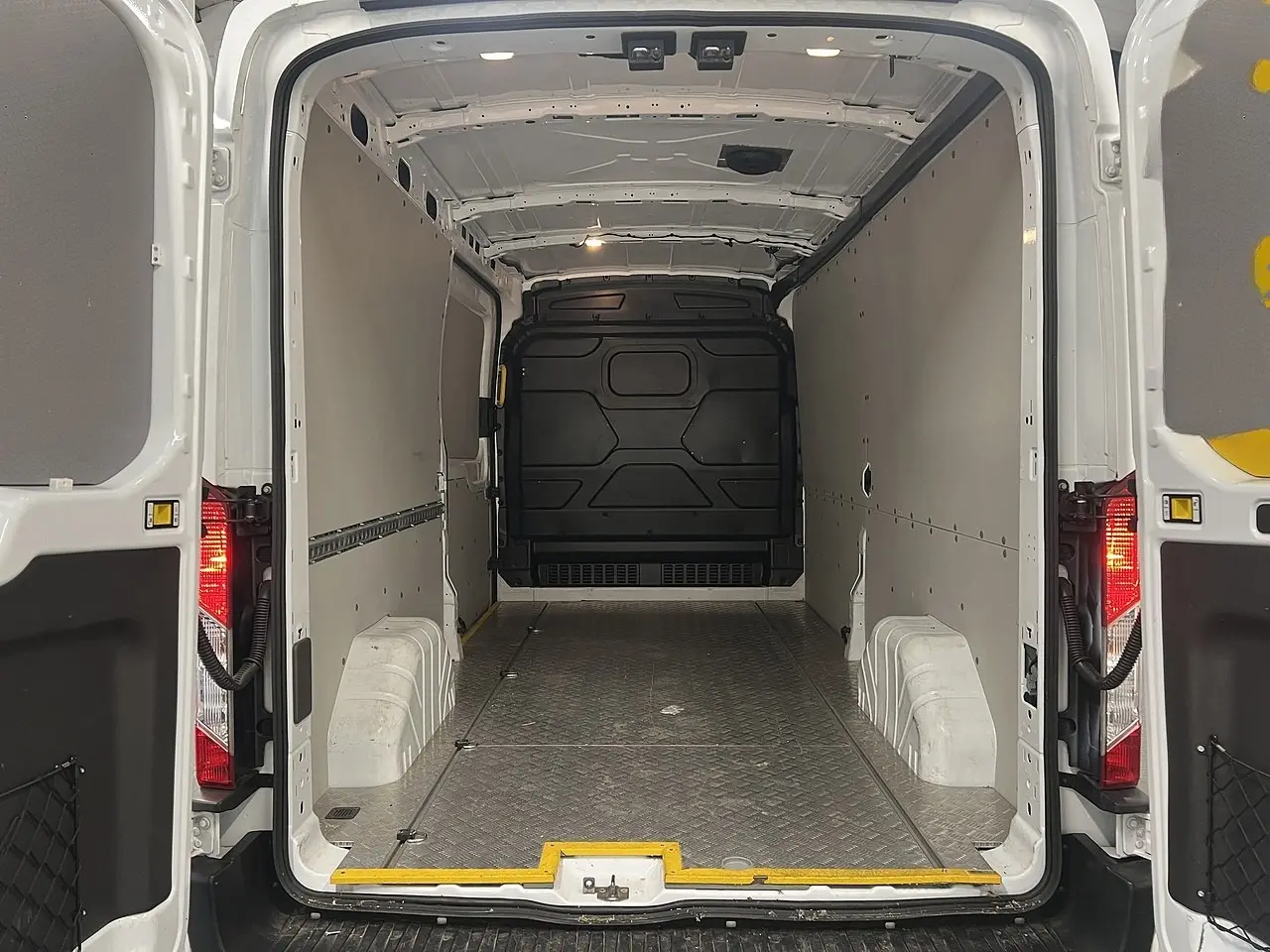 2023 Ford Transit, photo 2