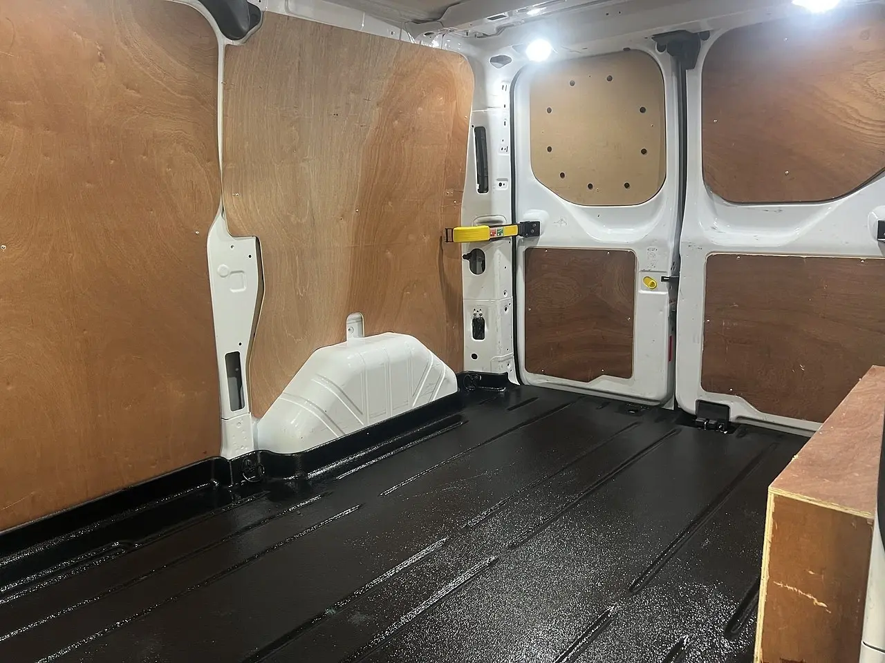 2022 Ford Transit Custom, photo 2