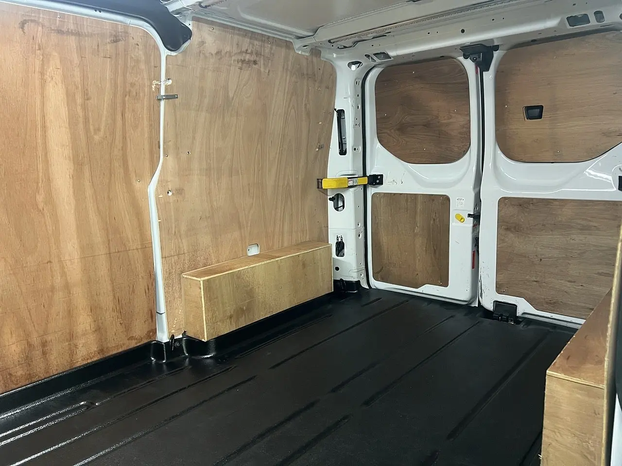 2024 Ford Transit Custom, photo 2