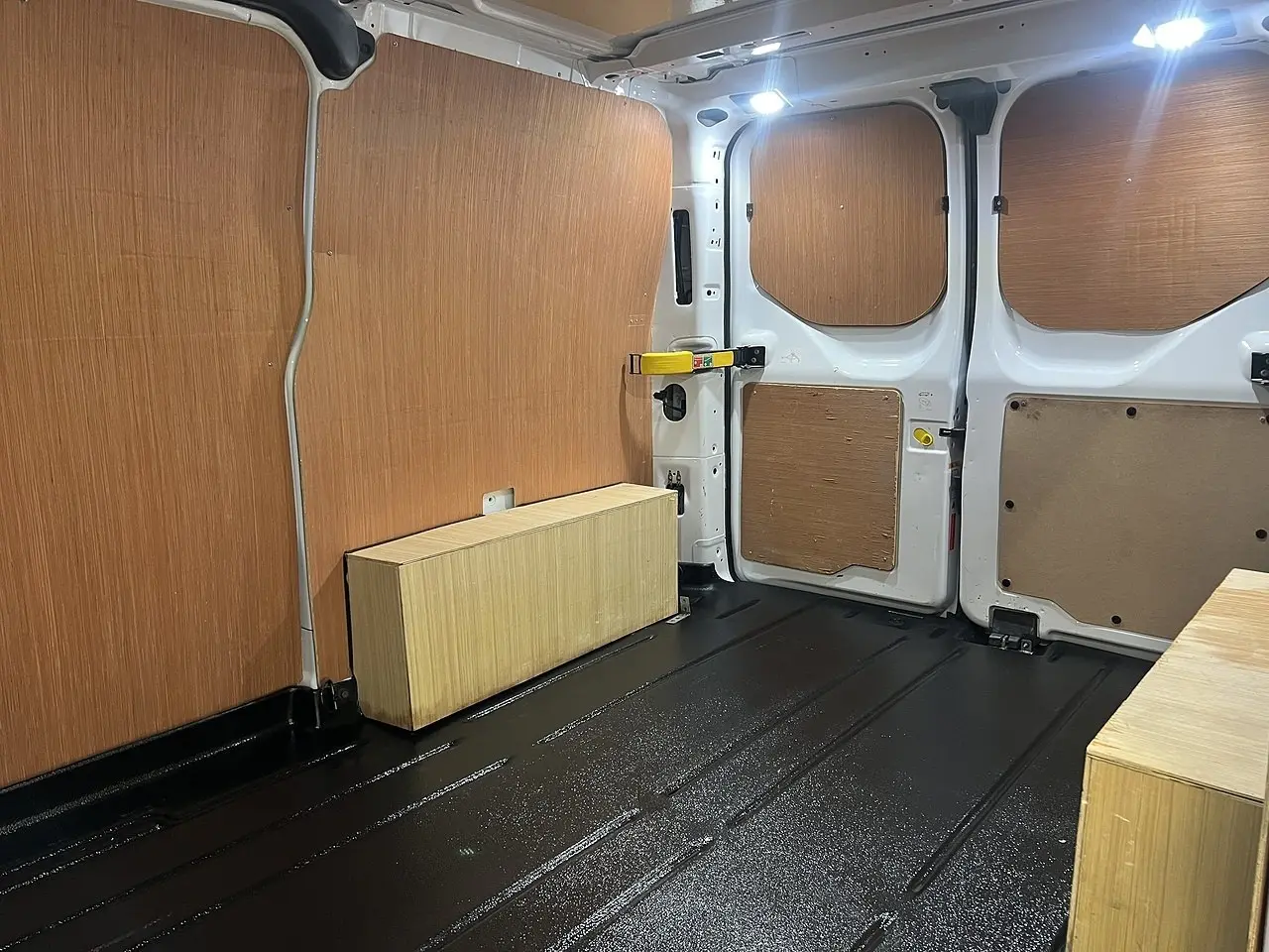 2022 Ford Transit Custom, photo 2