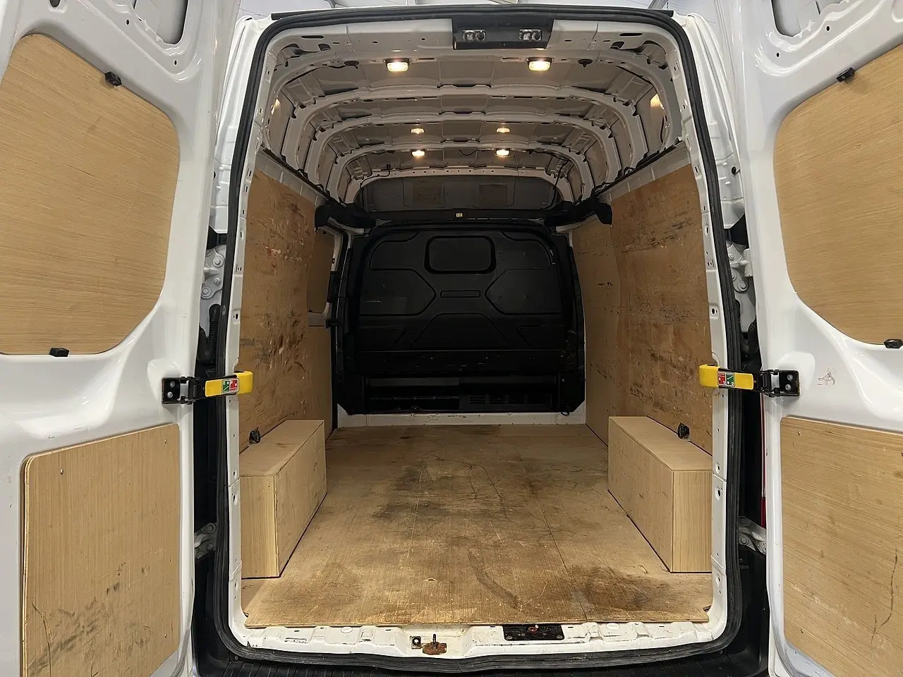 2023 Ford Transit Custom, photo 2