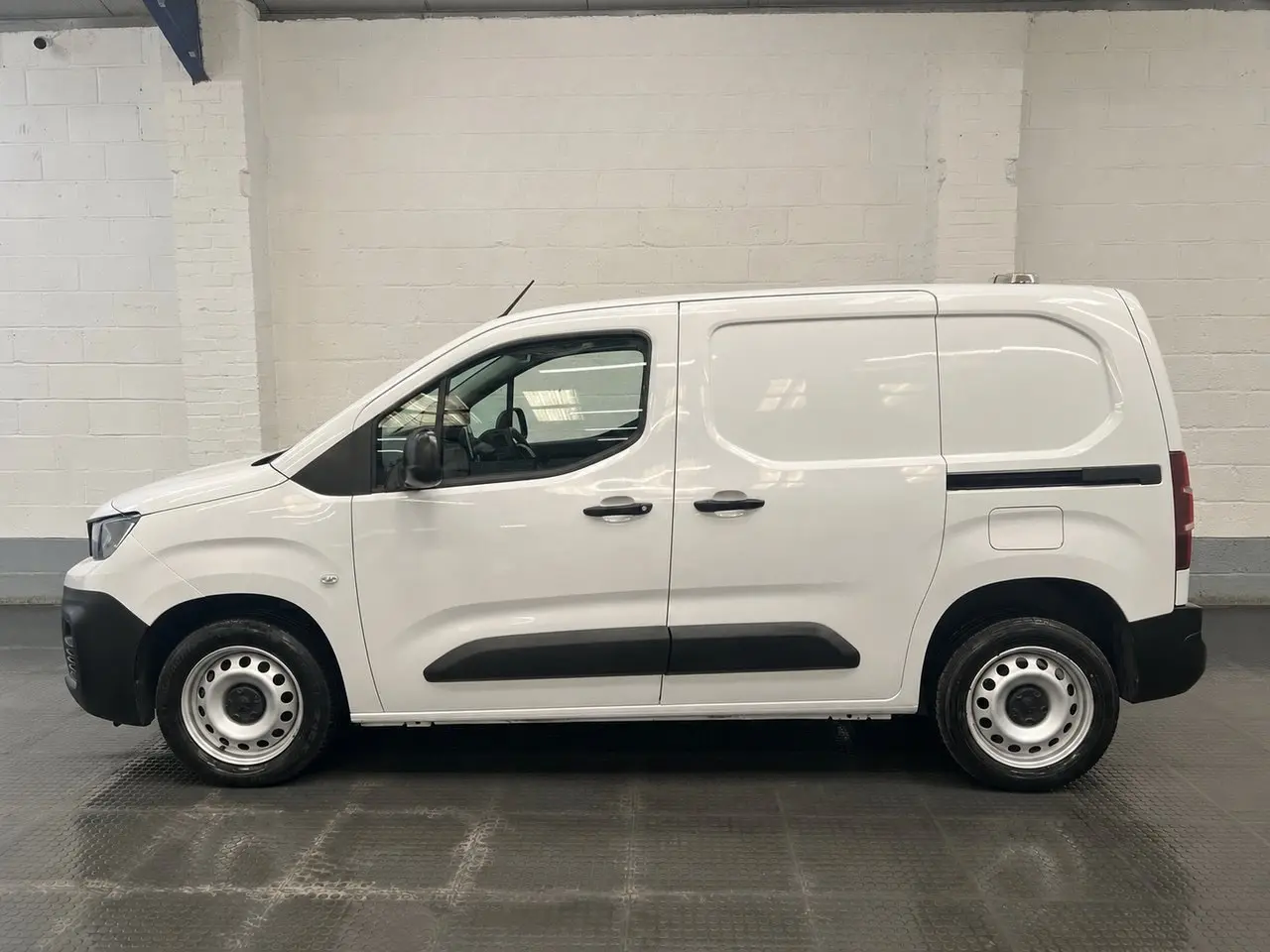 2023 Peugeot Partner