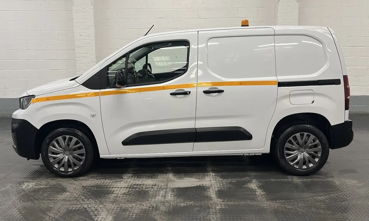 2022 Peugeot Partner