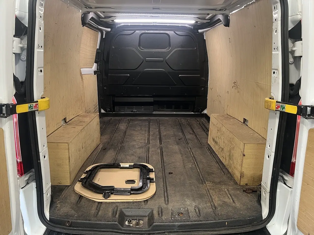 2023 Ford Transit Custom, photo 2