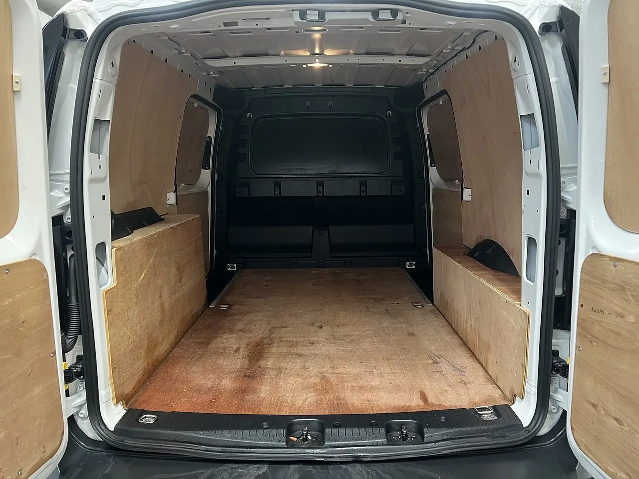 2025 Volkswagen Caddy Maxi, photo 3