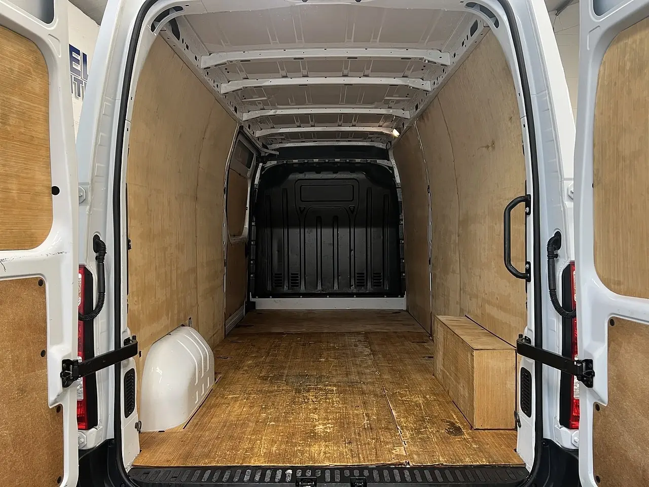 2023 Nissan Interstar, photo 3
