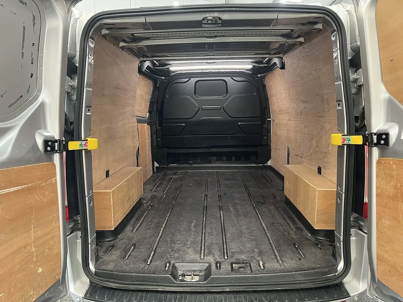 2023 Ford Transit Custom, photo 2