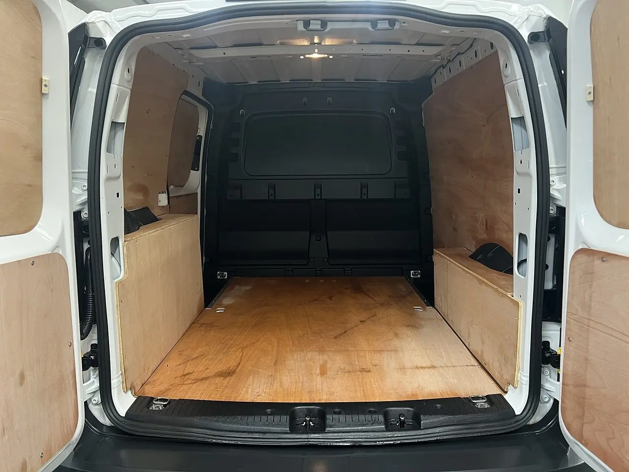 2025 Volkswagen Caddy, photo 3