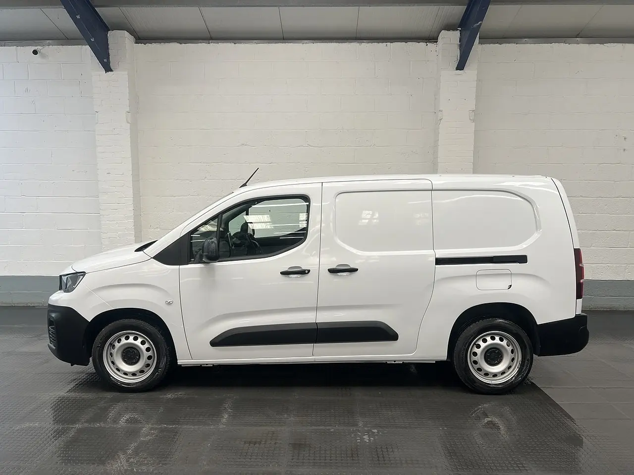 2023 Peugeot Partner