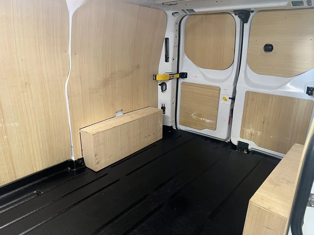 2023 Ford Transit Custom, photo 2