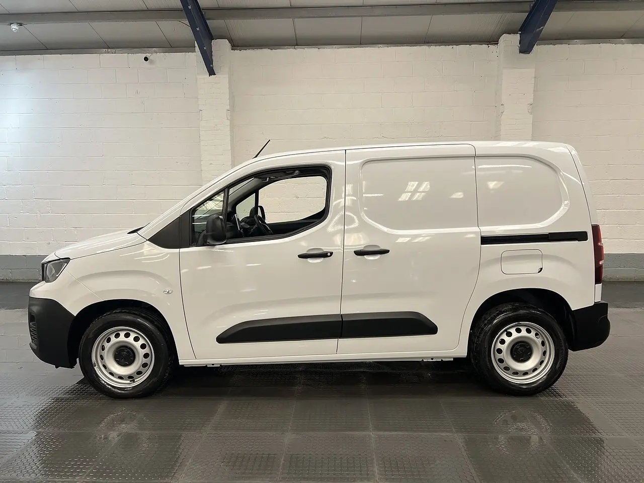 2023 Peugeot Partner