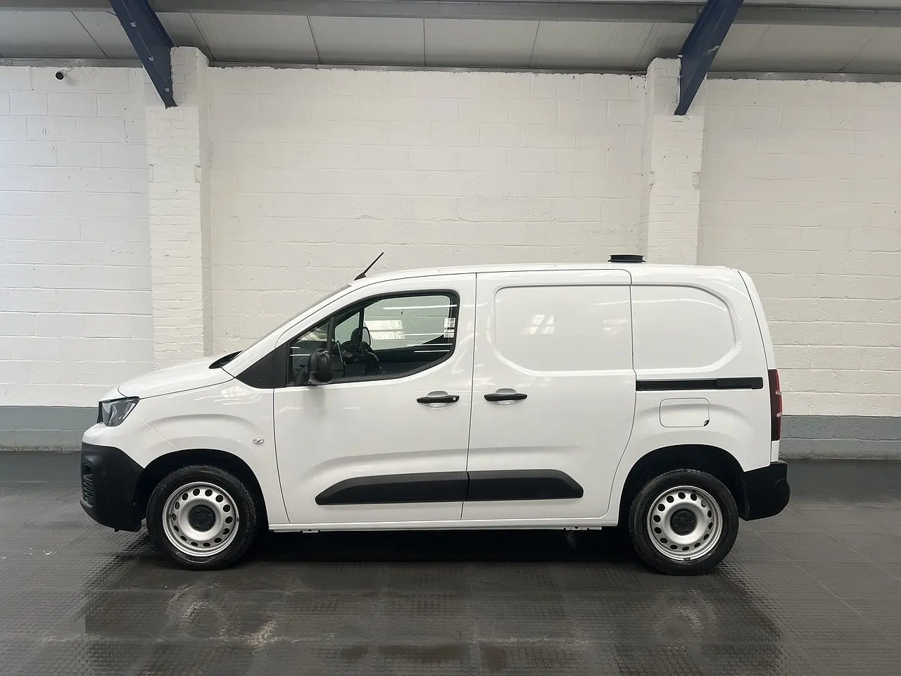 2023 Peugeot Partner