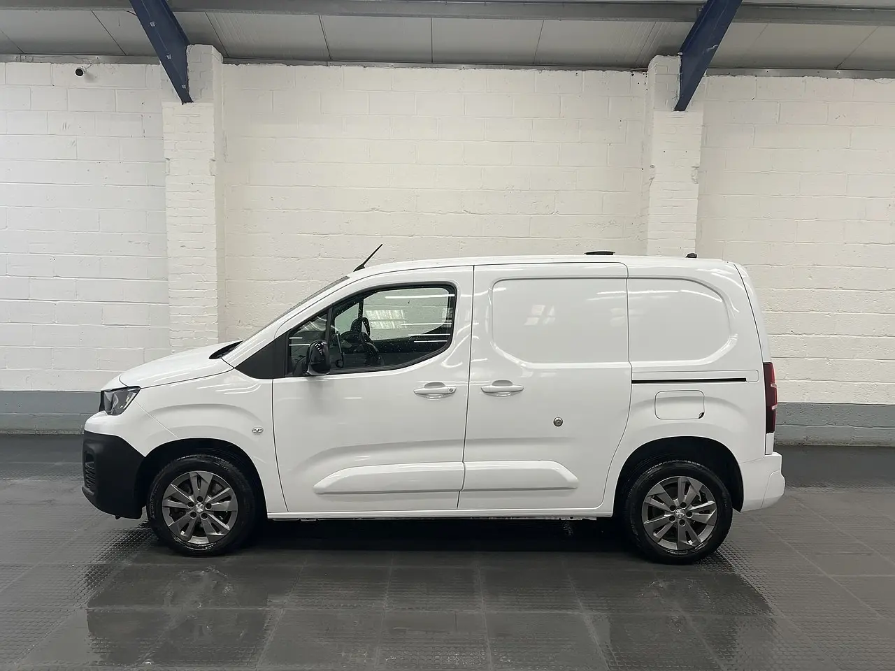 2023 Peugeot Partner