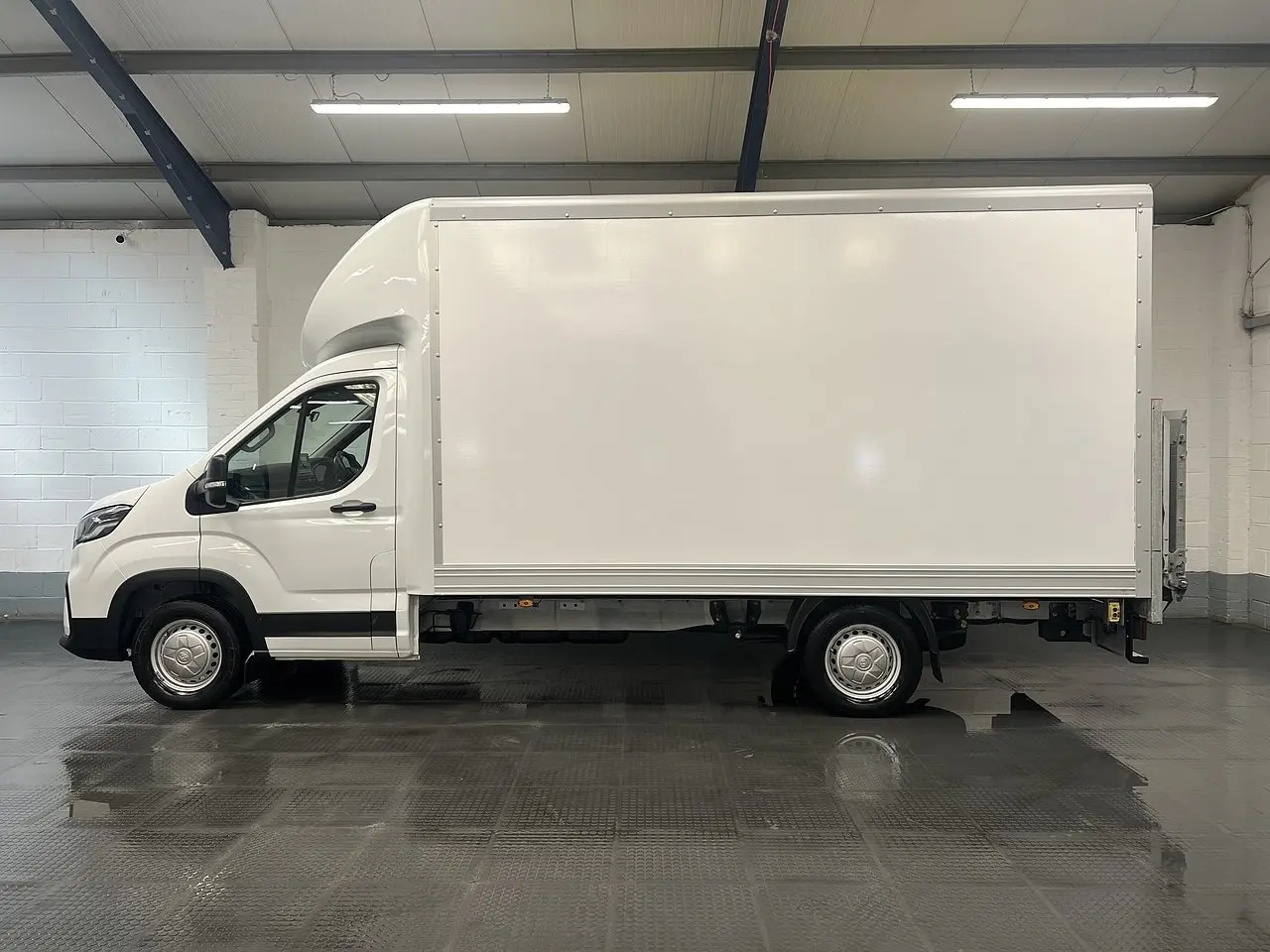 2024 Maxus Deliver 9
